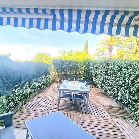 T'es Des Iles Yourhosthelper Apartmán *